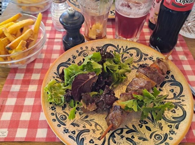 Restaurant The Rooster french gastro pub à Saint-Raphaël, France