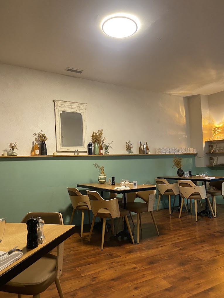 Yves Restaurant