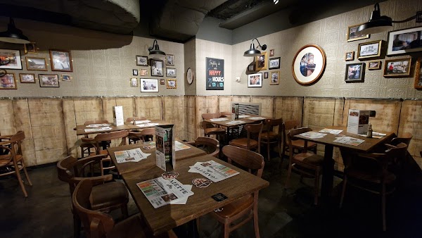 Restaurant 3 Brasseurs à Vénissieux, France