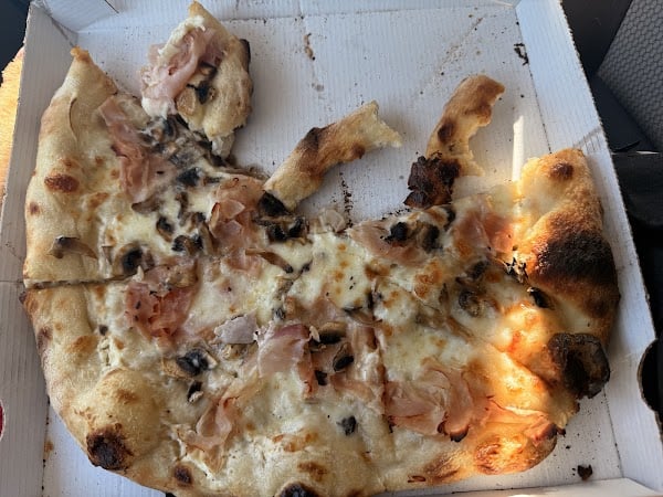 Restaurant A Casa Ra Nonna – Épicerie italienne et Pizzeria à Vic-en-Bigorre, France