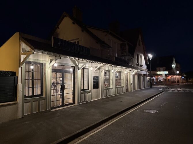 Restaurant À La Table 1884 à Cabourg, France