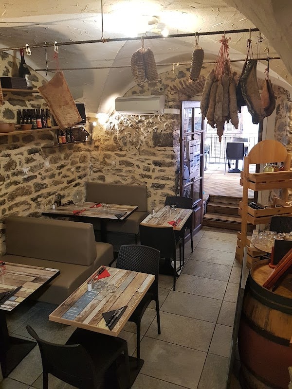 Restaurant A TANA-VIN250 à Corte, France