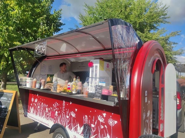 Restaurant ADÉ FABRIK’ à Charbuy, France