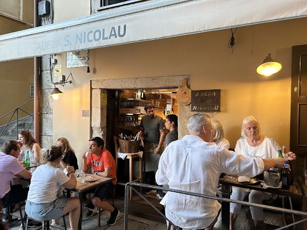 Restaurant Adega São Nicolau à porto, Portugal