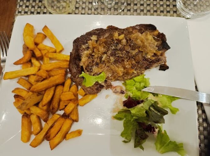 Restaurant Akena Le Philosophe à La Brède, France