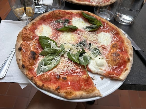 Restaurant amo pizza romana à Antony, France