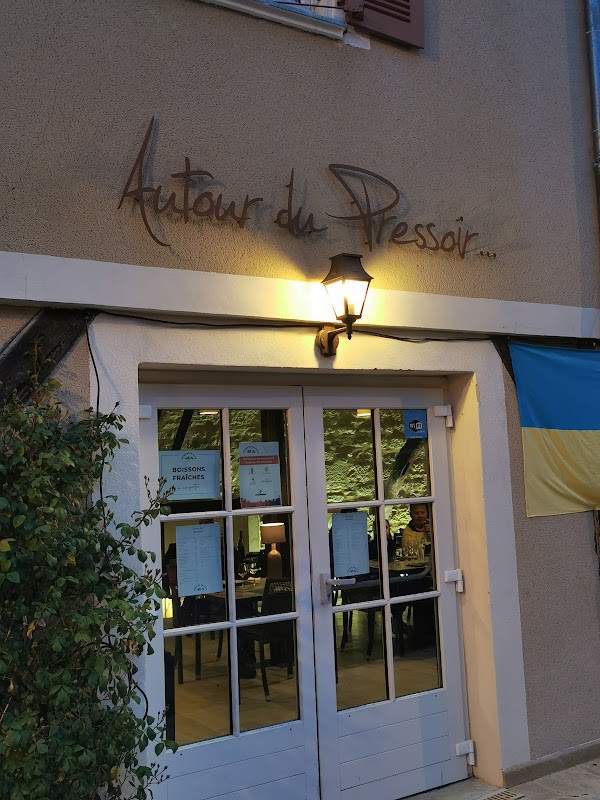 Restaurant Around the Pressoir à Tonnerre, France