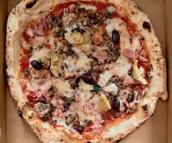 Restaurant Artigiano Café – Neapolitan Pizzeria à Basel, Suisse