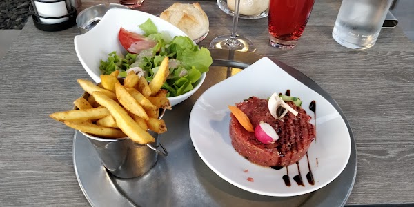 Restaurant Atelier Grill à Saints-Geosmes, France