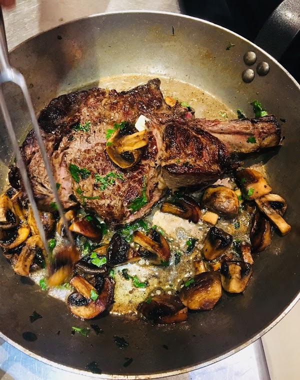 Restaurant AU BELLIFONTAIN à Fontainebleau, France