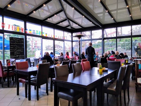 Restaurant Au Buffet de la Gare de Fontainebleau à Fontainebleau, France