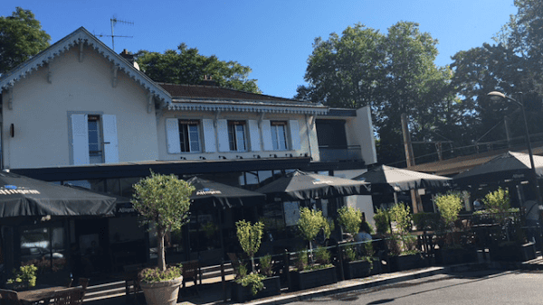 Restaurant Au Buffet de la Gare de Fontainebleau à Fontainebleau, France