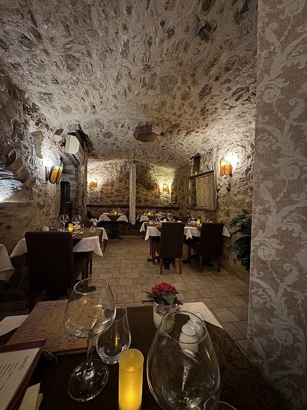 Restaurant Au Grand Inquisiteur à Roquebrune-Cap-Martin, France