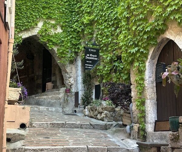 Restaurant Au Grand Inquisiteur à Roquebrune-Cap-Martin, France