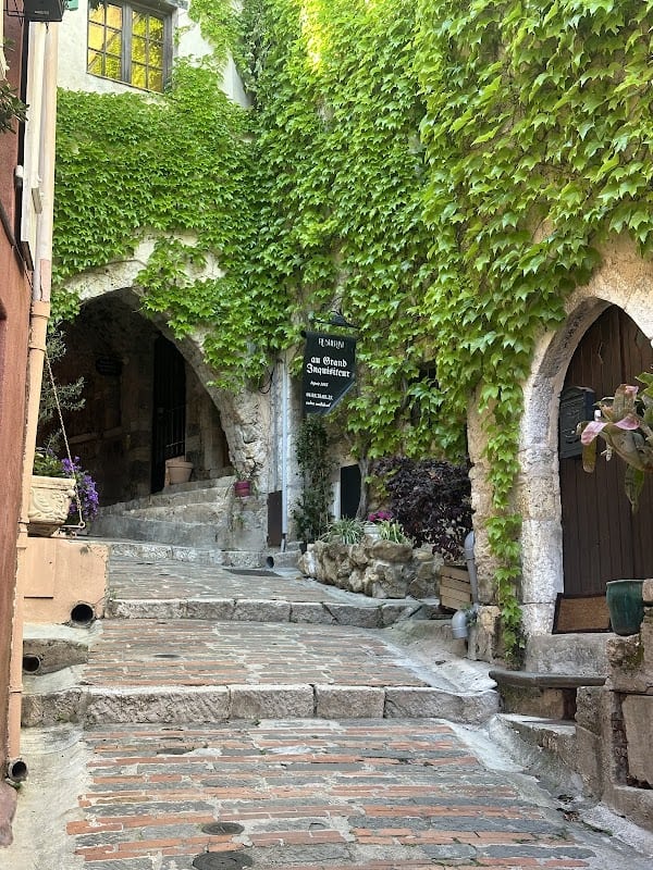 Restaurant Au Grand Inquisiteur à Roquebrune-Cap-Martin, France