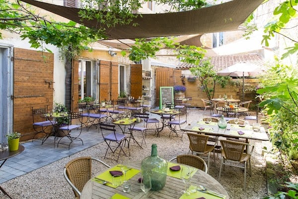 Restaurant Au Jardin Des Carmes à Avignon, France