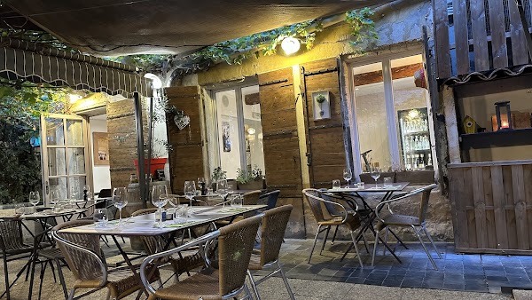 Restaurant Au Jardin Des Carmes à Avignon, France