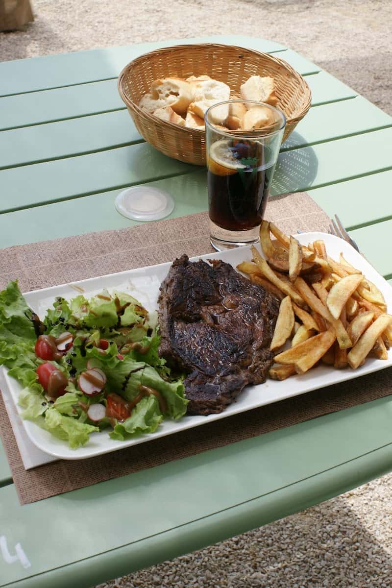 Restaurant Au Jardin DS à Caumont-sur-Durance, France