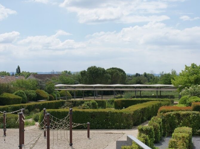 Restaurant Au Jardin DS à Caumont-sur-Durance, France