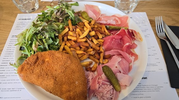 Restaurant Au Petit Des Lys à Bourg-en-Bresse, France