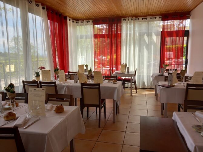 Restaurant AUBERGE DAUPHINOISE à Bonnefamille, France