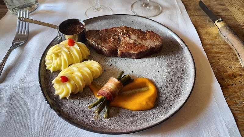 Restaurant Auberge du Vieux Village à Mallemort, France