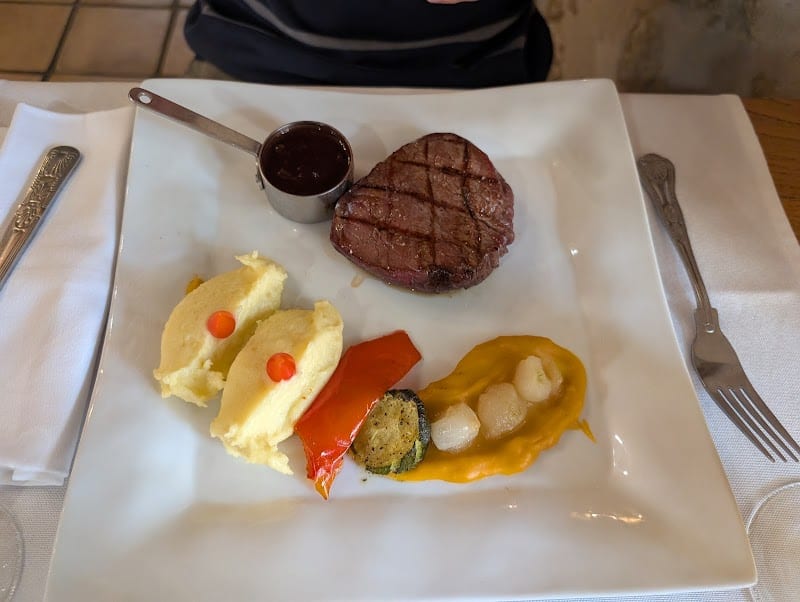 Restaurant Auberge du Vieux Village à Mallemort, France