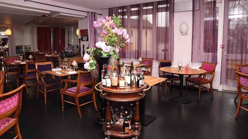 Restaurant Aux _ _ Armes de France à Corbeil-Essonnes, France