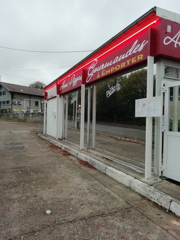 Restaurant Aux Pizzas Gourmandes à Neufchâteau, France