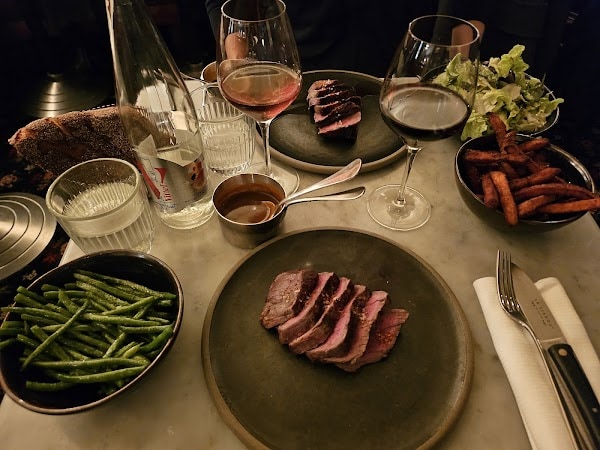 Restaurant Aux Prés Cyril Lignac à Paris, France