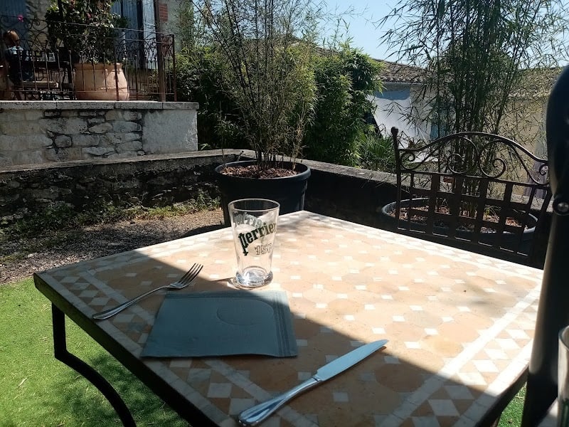 Restaurant AUX SARRAZINES DU FAUBOURG à Lauzerte, France