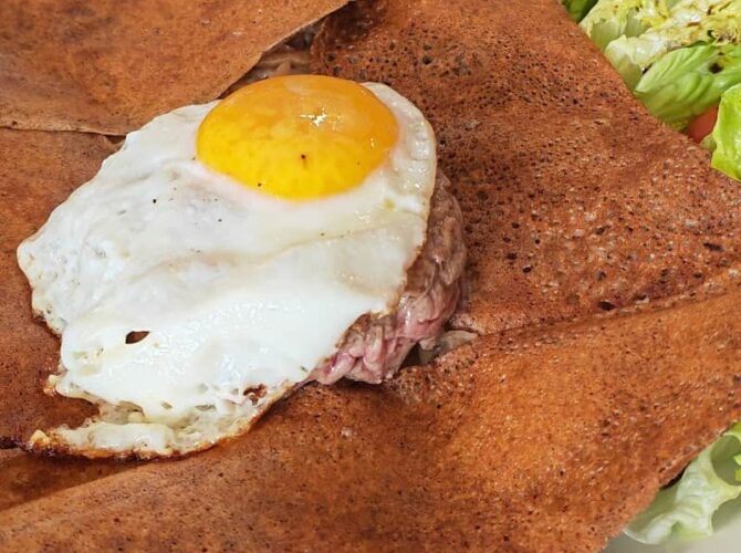 Restaurant AUX SARRAZINES DU FAUBOURG à Lauzerte, France