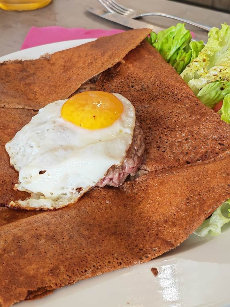 Restaurant AUX SARRAZINES DU FAUBOURG à Lauzerte, France