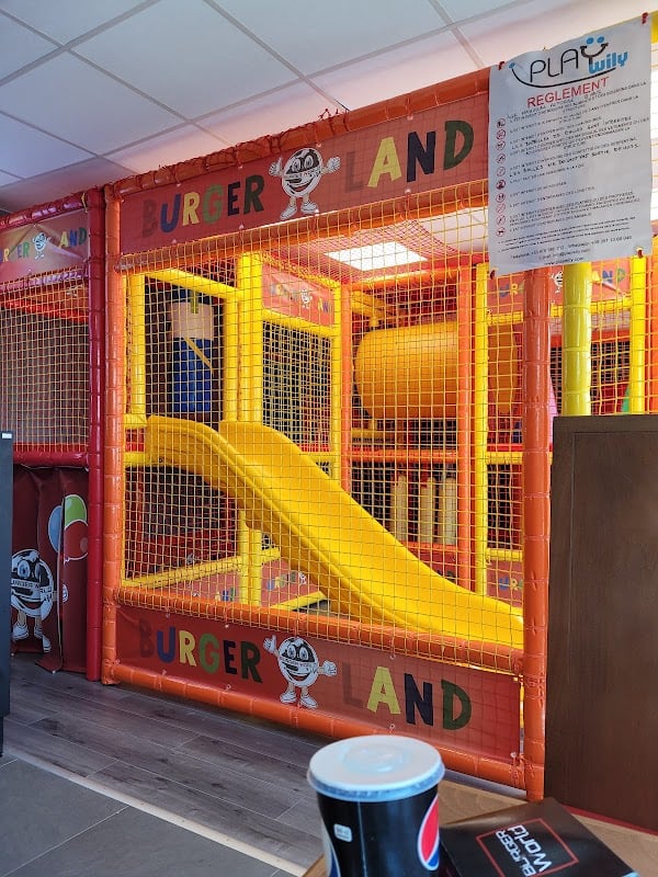 BABA FRITAS RESTAURANT & AIRES DE JEUX à Vaulx-en-Velin, France