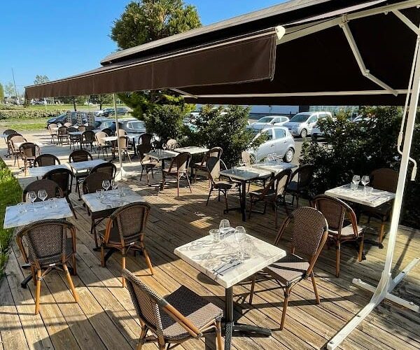 Restaurant Bar Brasserie La Place Laval à Laval, France