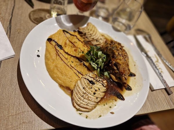 Restaurant Bar Brasserie La Place Laval à Laval, France