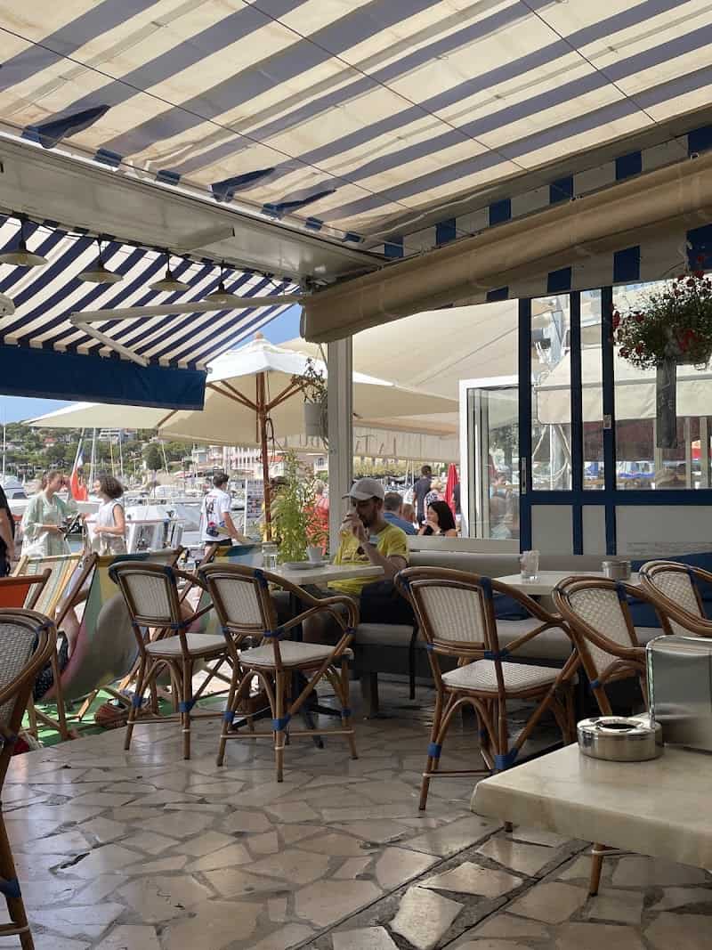 Restaurant Bar De La Marine à Cassis, France