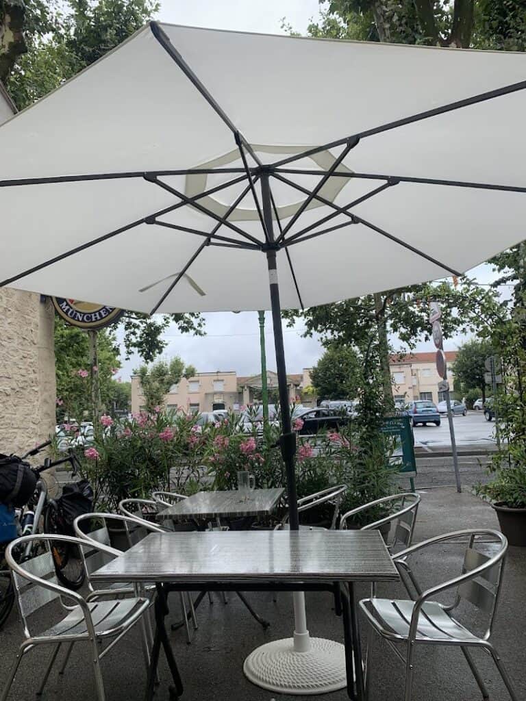 Restaurant Bar L’Embuscade à Mallemort, France — photo 1