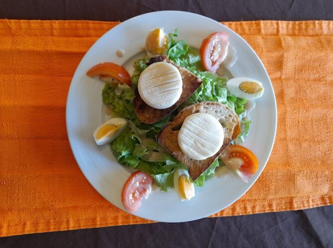 Bar Restaurant Chez Champagne à Asprières, France