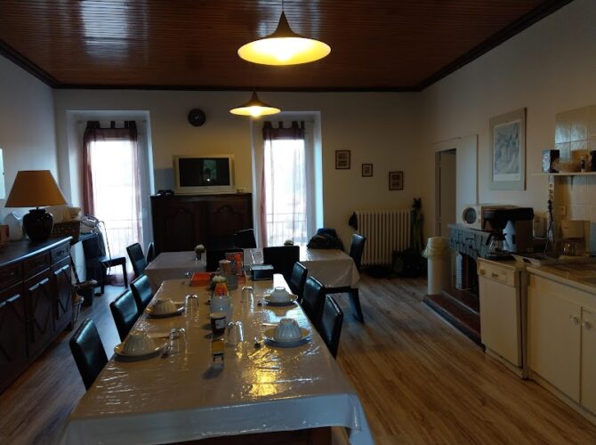 Bar Restaurant de la mairie à Livinhac-le-Haut, France