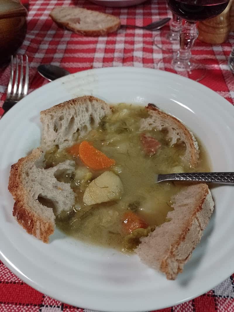 Bar restaurant le musée à Aubin, France