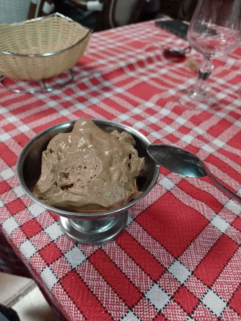 Bar restaurant le musée à Aubin, France