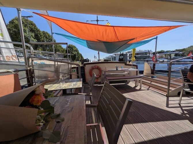 Restaurant Bateau Chocolaté à Conflans-Sainte-Honorine, France