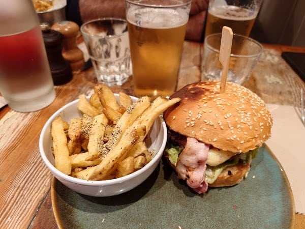 Restaurant Bistro Burger Montorgueil à Paris, France