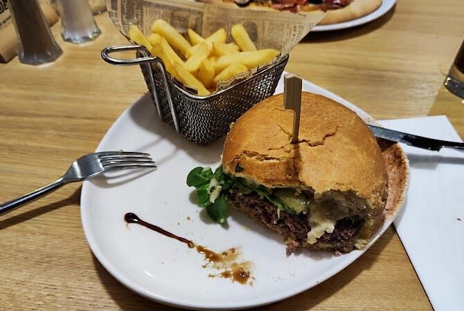 Restaurant Bistro Léon à Lisieux, France