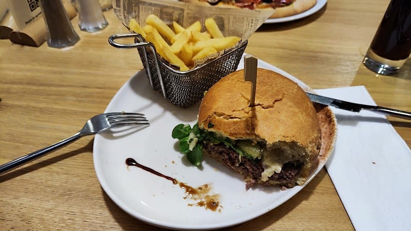 Restaurant Bistro Léon à Lisieux, France