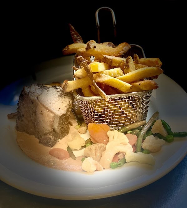 Bistro Output 28 – Restaurant Routier à Lesménils, France