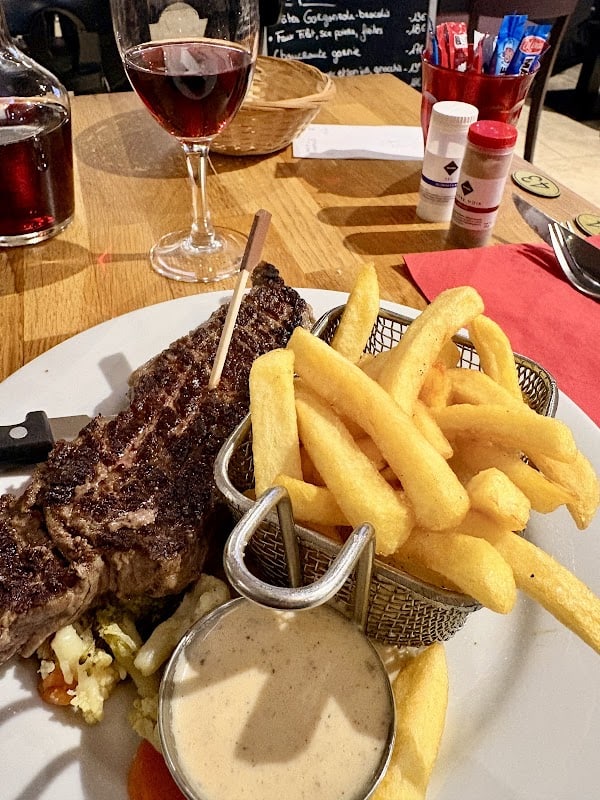 Bistro Output 28 – Restaurant Routier à Lesménils, France