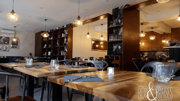 Restaurant Bois et Braises à Champs-sur-Marne, France