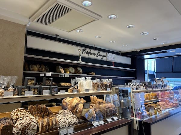 Restaurant Boulangerie-Pâtisserie Frédéric Comyn à Paris, France
